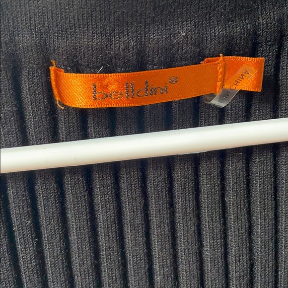 Very pretty tang top 🖤 - Picture 4 of 4